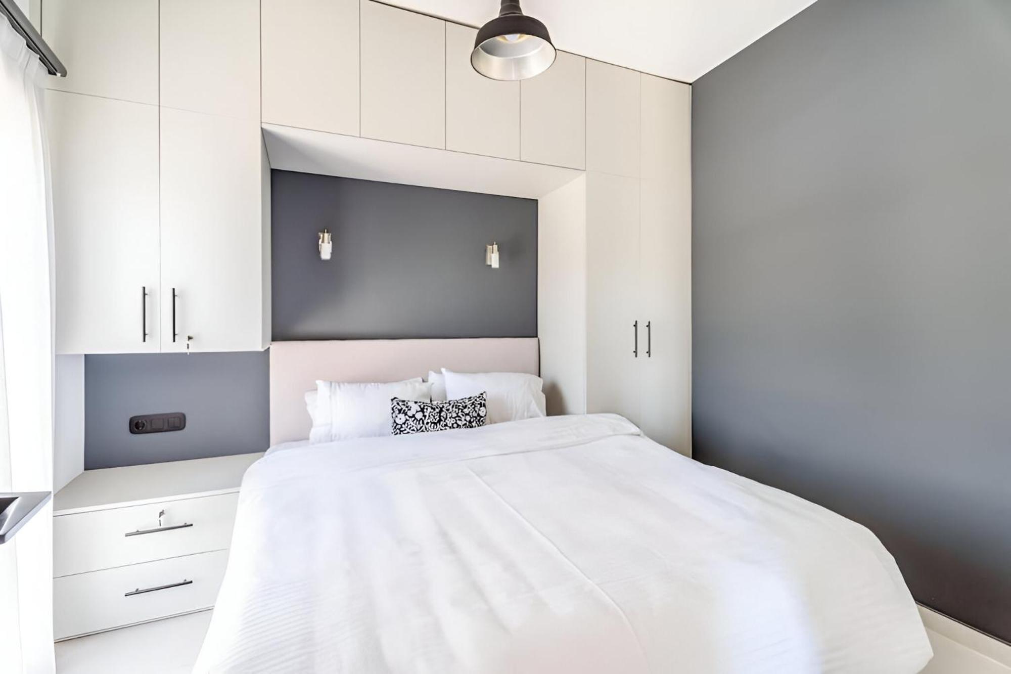 Elegant, Modern & Spacious Apartment In Thessaloniki With Balcony エクステリア 写真