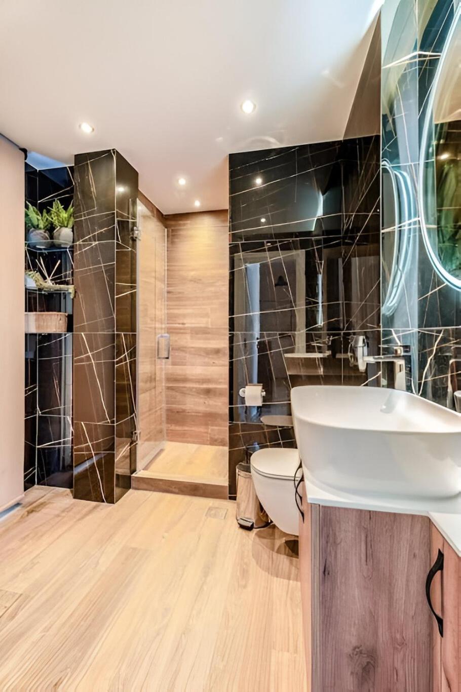 Elegant, Modern & Spacious Apartment In Thessaloniki With Balcony エクステリア 写真